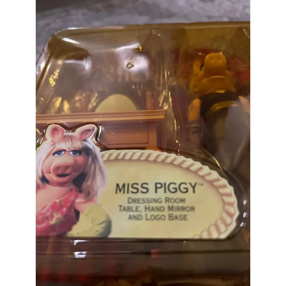 2002 Palisades Toys Miss Piggy with Dressing Room Table, Hand Mirror & Logo Base